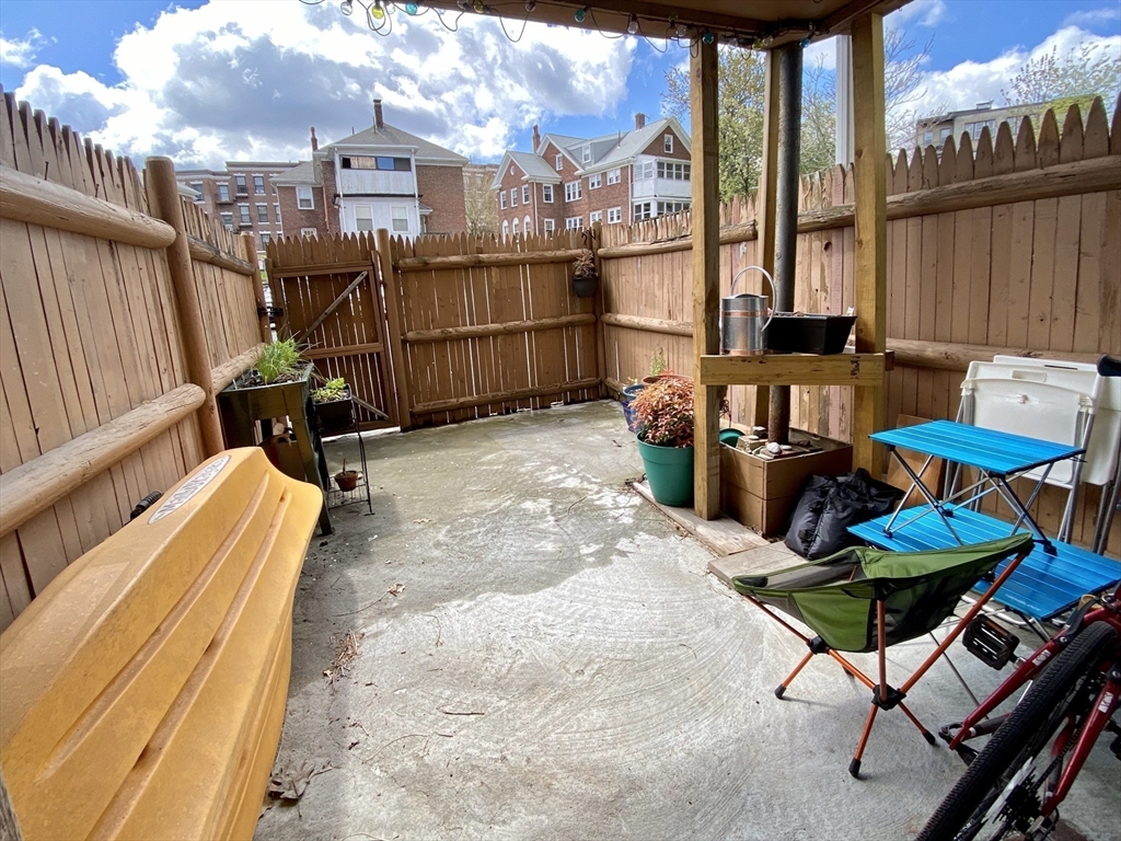 1734 Commonwealth Ave, Brighton