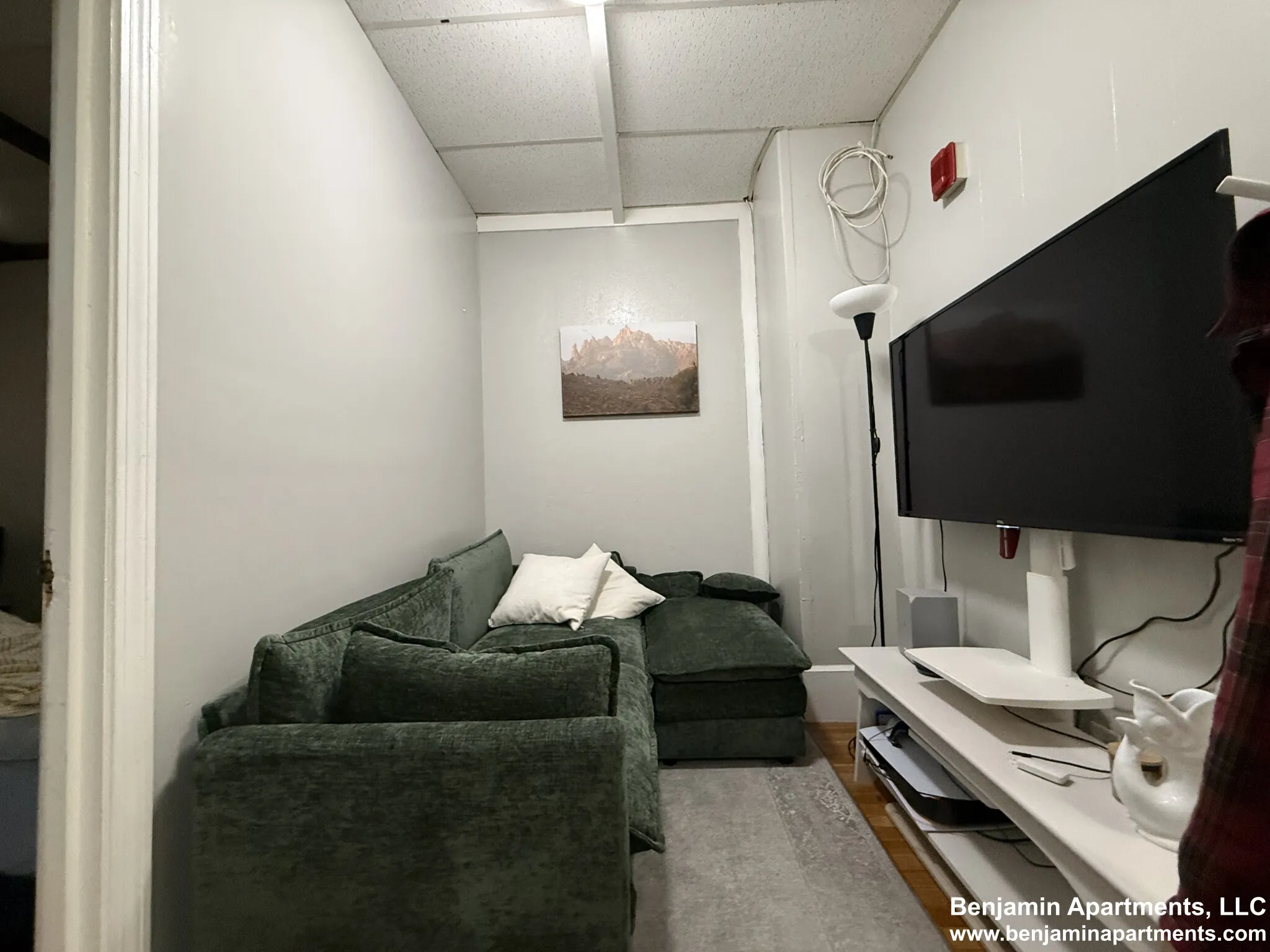 879 Beacon St, Fenway