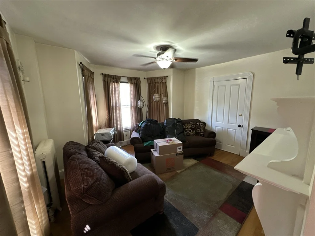 158 Neponset Ave, Dorchester