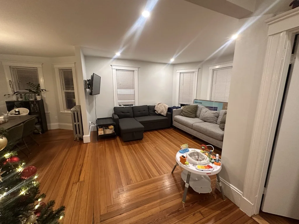 585 Main St, Watertown