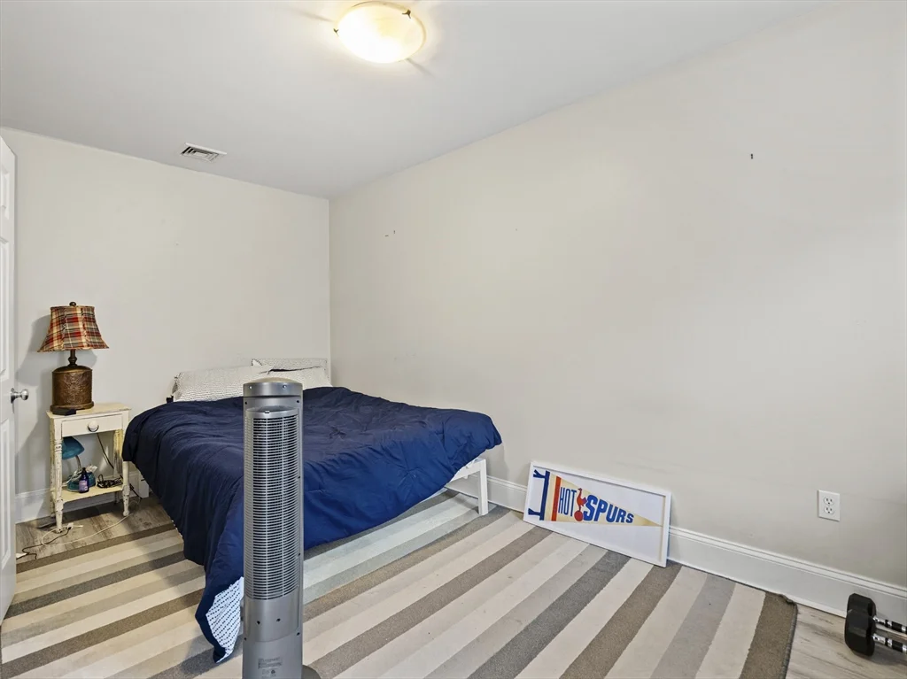 157 W 6th St, South Boston