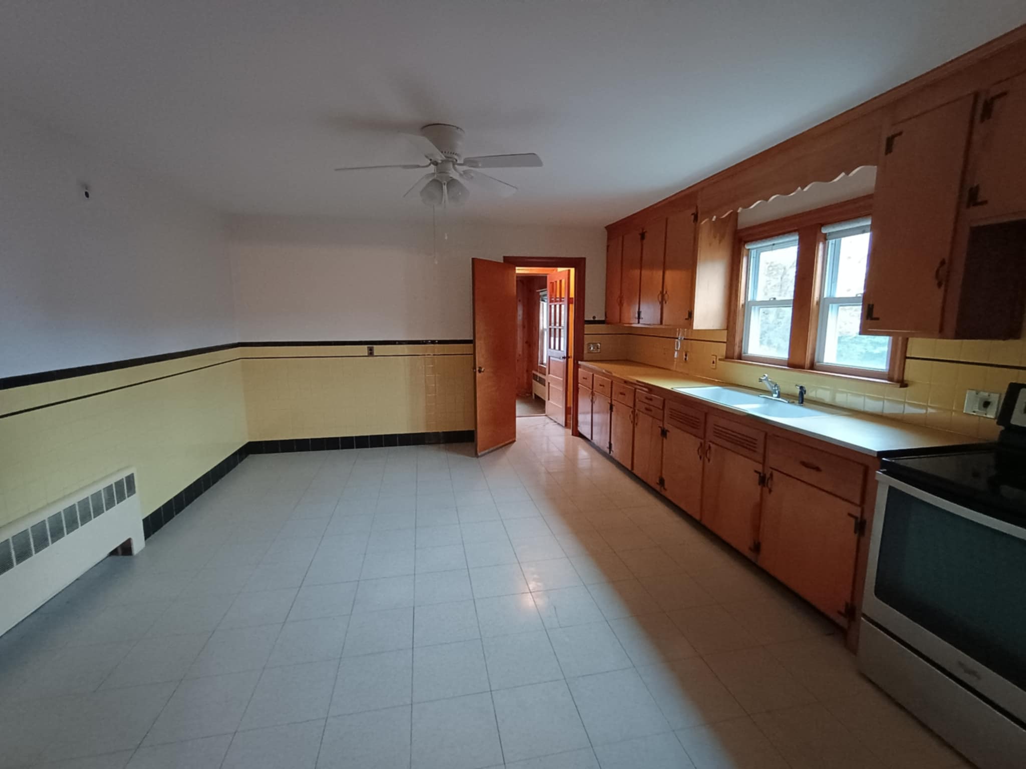 77 Forest St, Medford