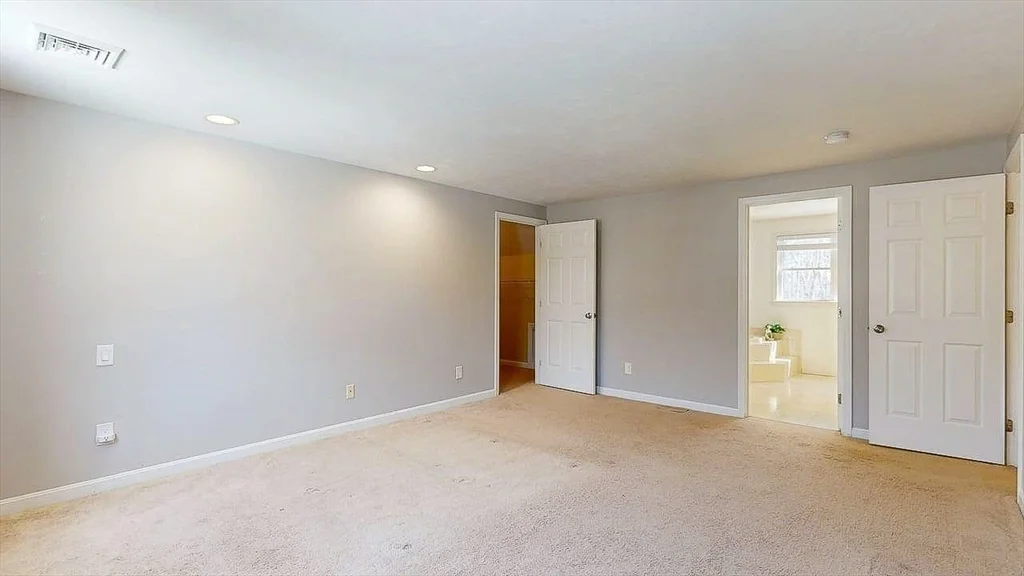 12 Coldbrook Rd, Millbury