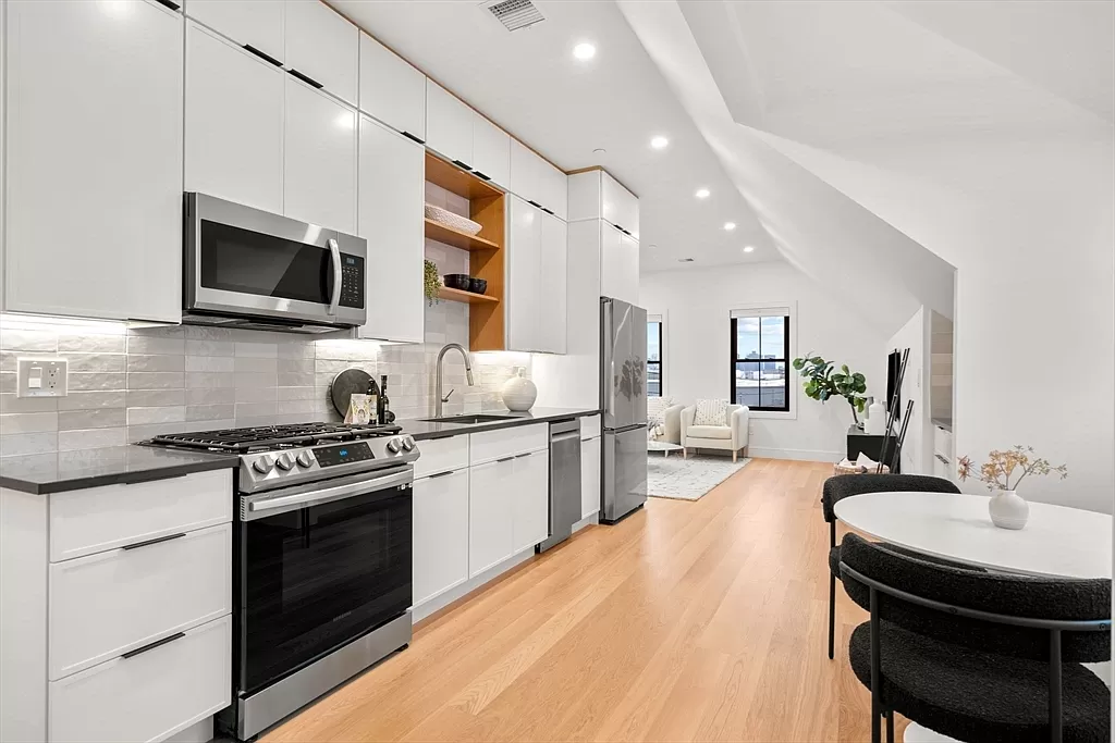 93 Cowper St, East Boston