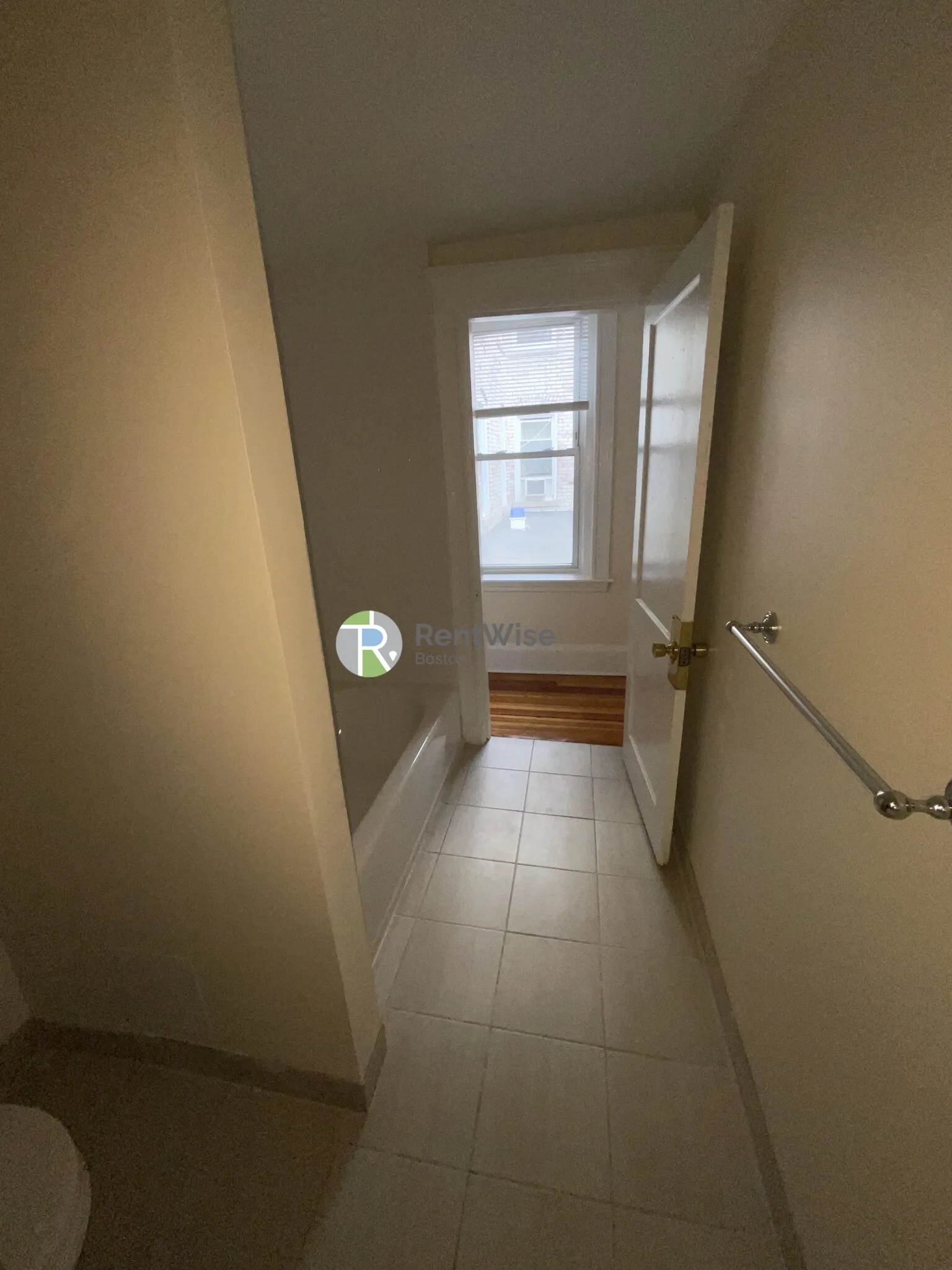 6 Barrows St, Allston