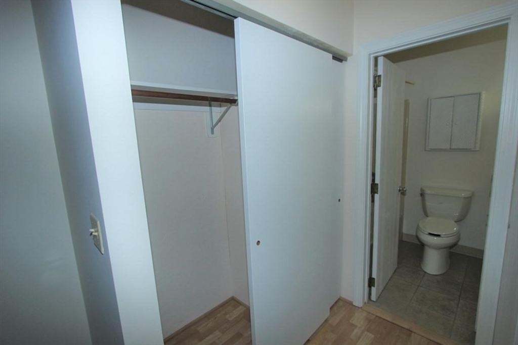 76 Highwood Dr, Franklin