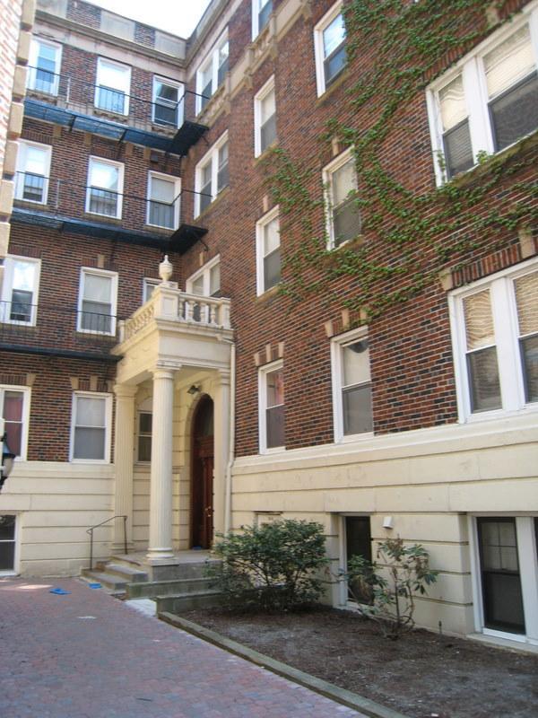 1 bed, 1 bath apartment for rent at 10 Wendell St Unit 7A, Harvard Square — photo 8 of 8