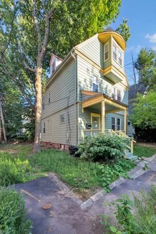5 Murdock Ter, Brighton