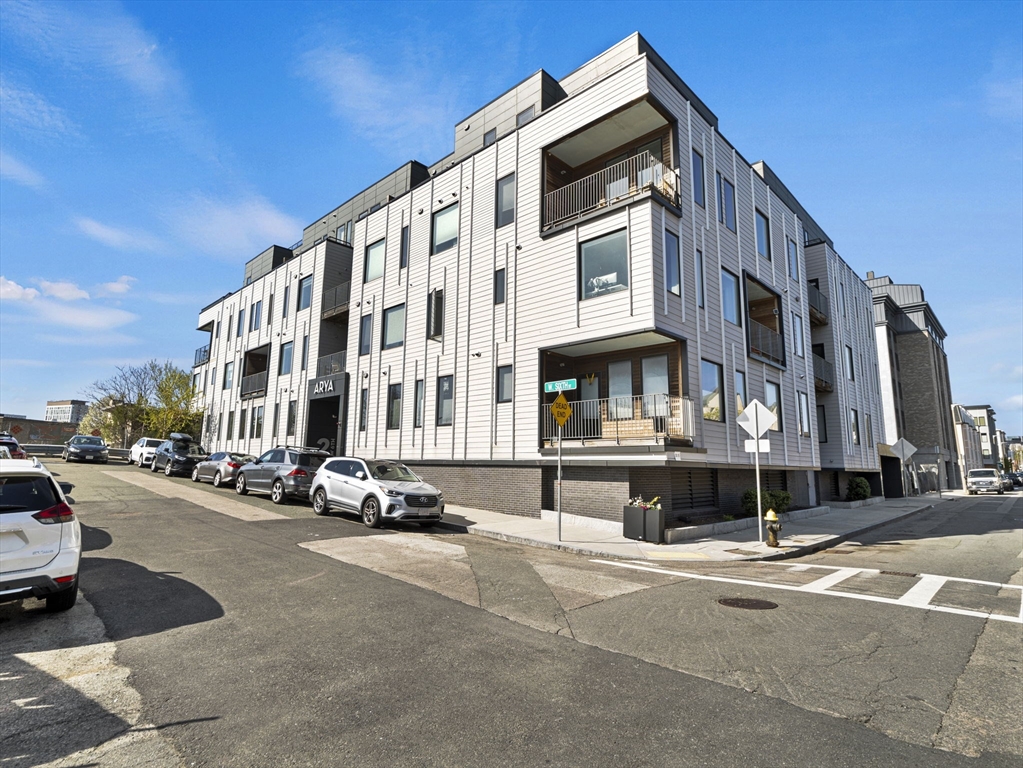 2 West 6th St, South Boston