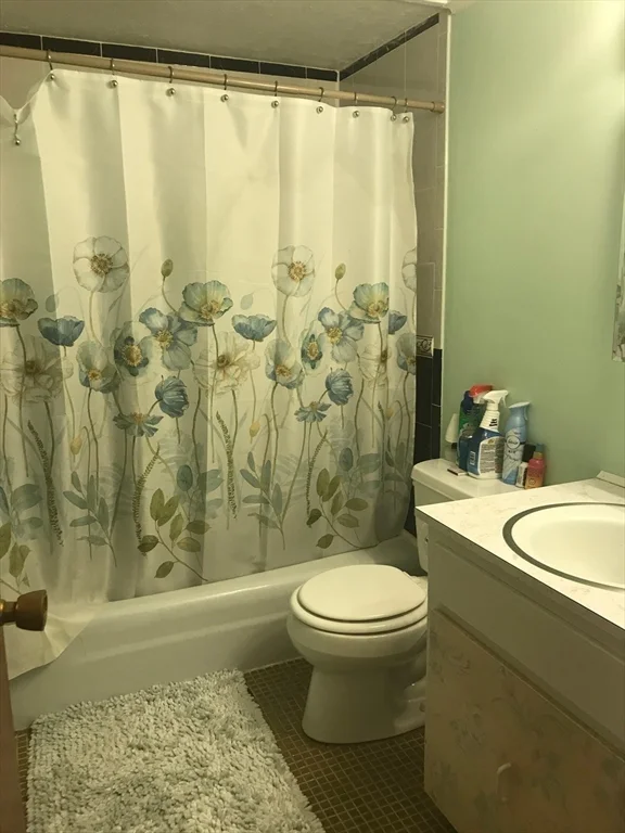 27 Alpine St, West End