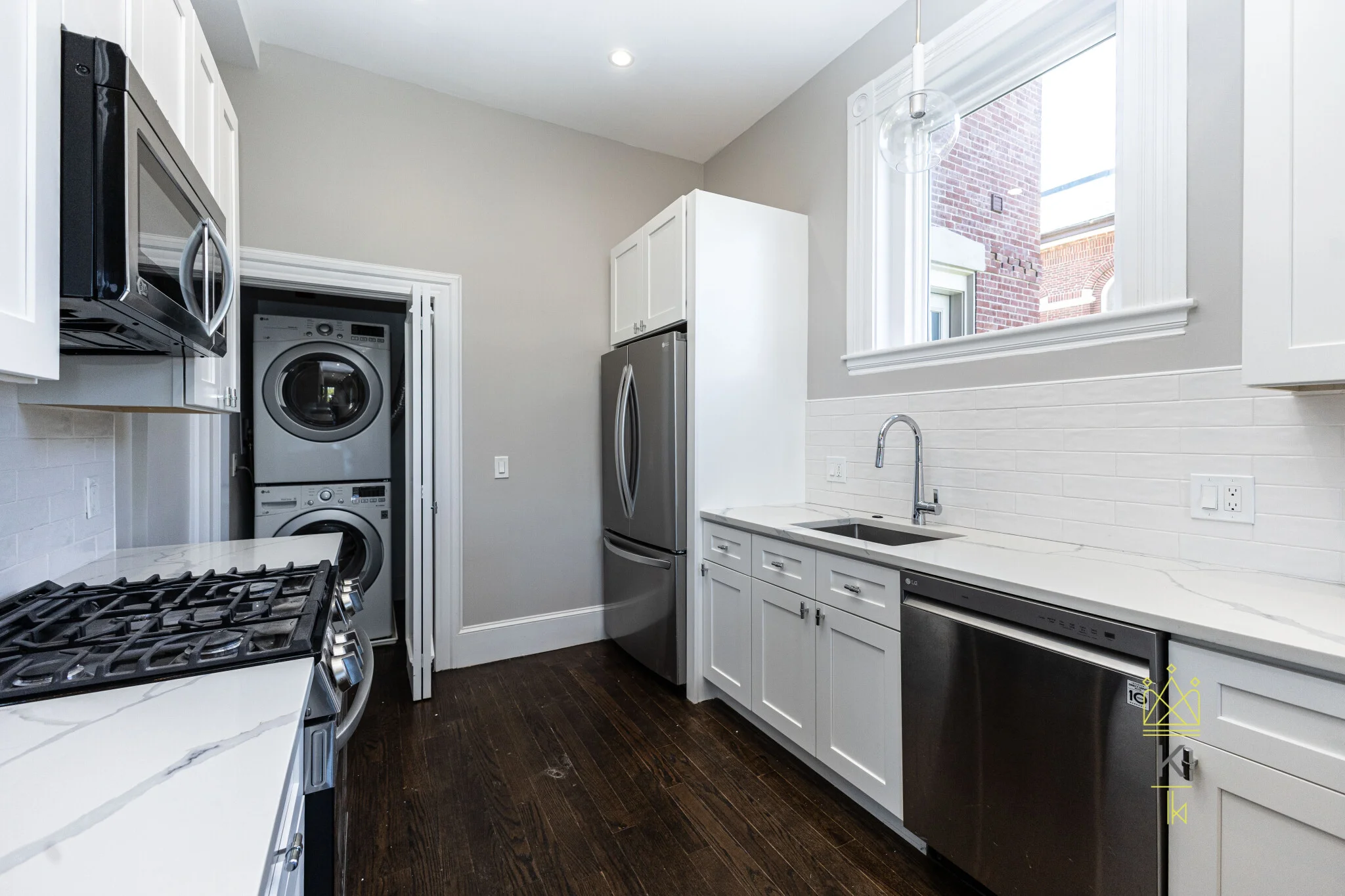 85 Regent St, Roxbury