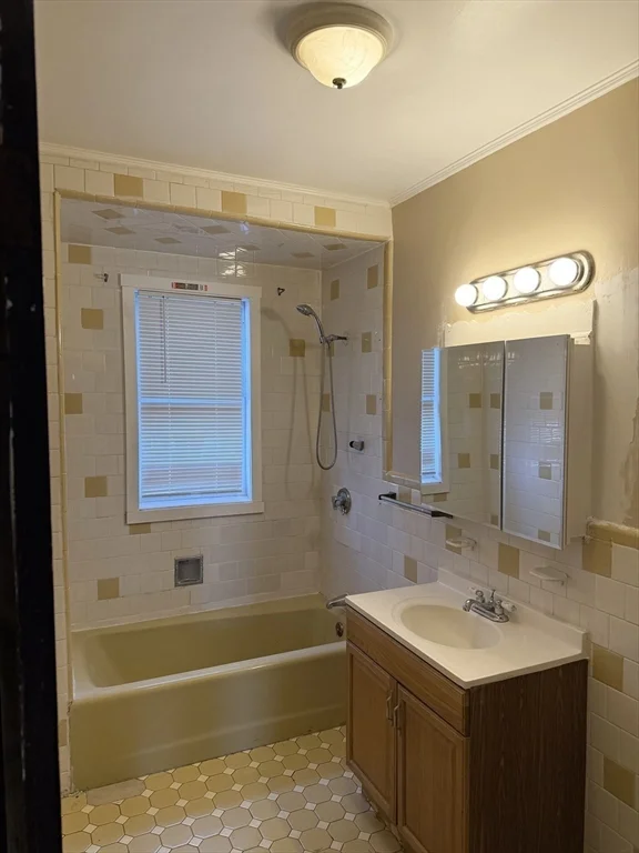 123 Glendower Rd, Roslindale