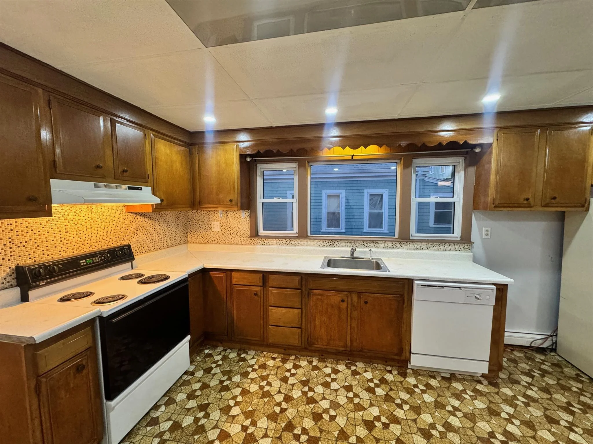 95 Kidder Ave, Powder House Square