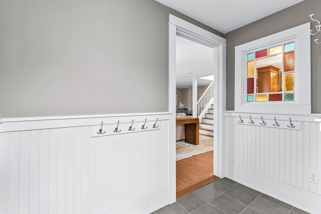 59 Russell Rd, Wellesley