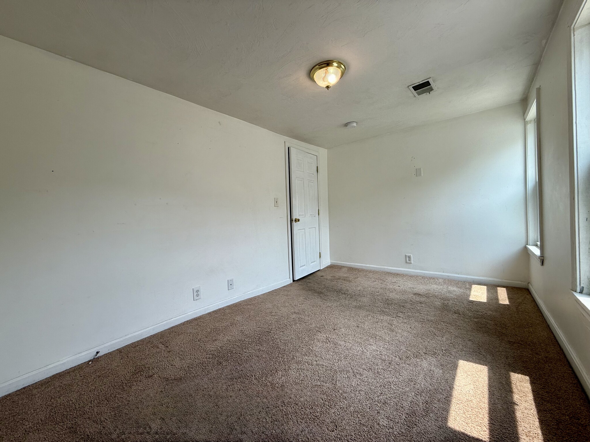 119 South St, Banks Square