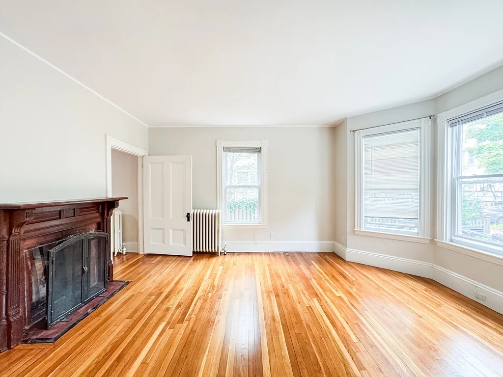 11 Maple Cir, Newton