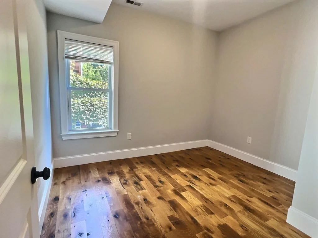 255 Paris, East Boston