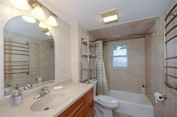 22 Westlund Rd, Belmont