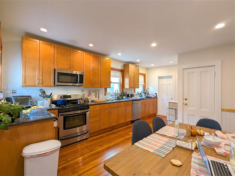 36 Orchard St, Medford