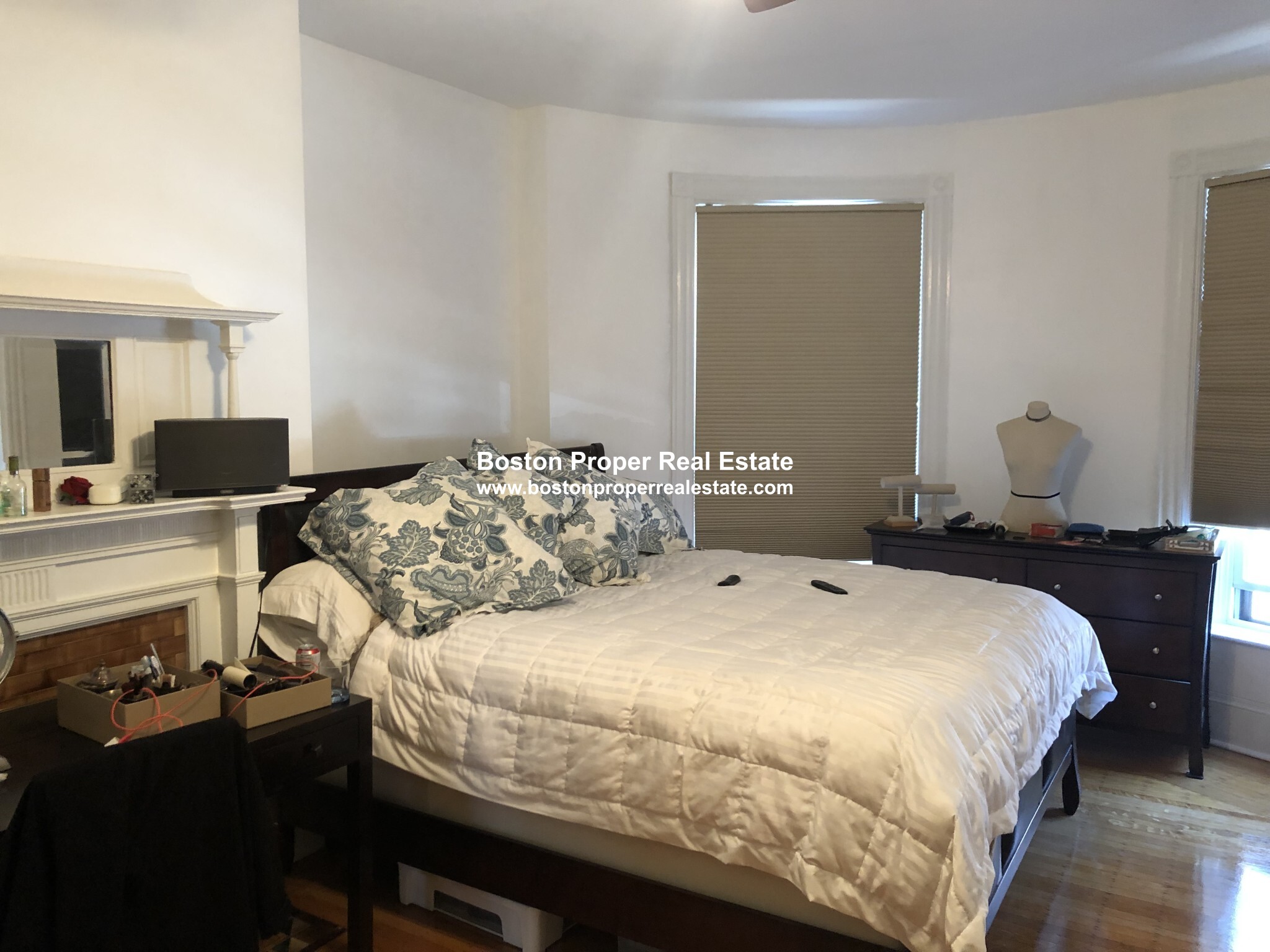 918 Beacon St, Fenway