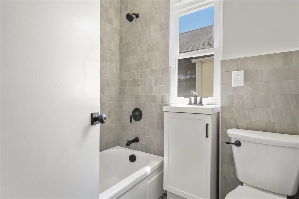 133 Winthrop St, Medford