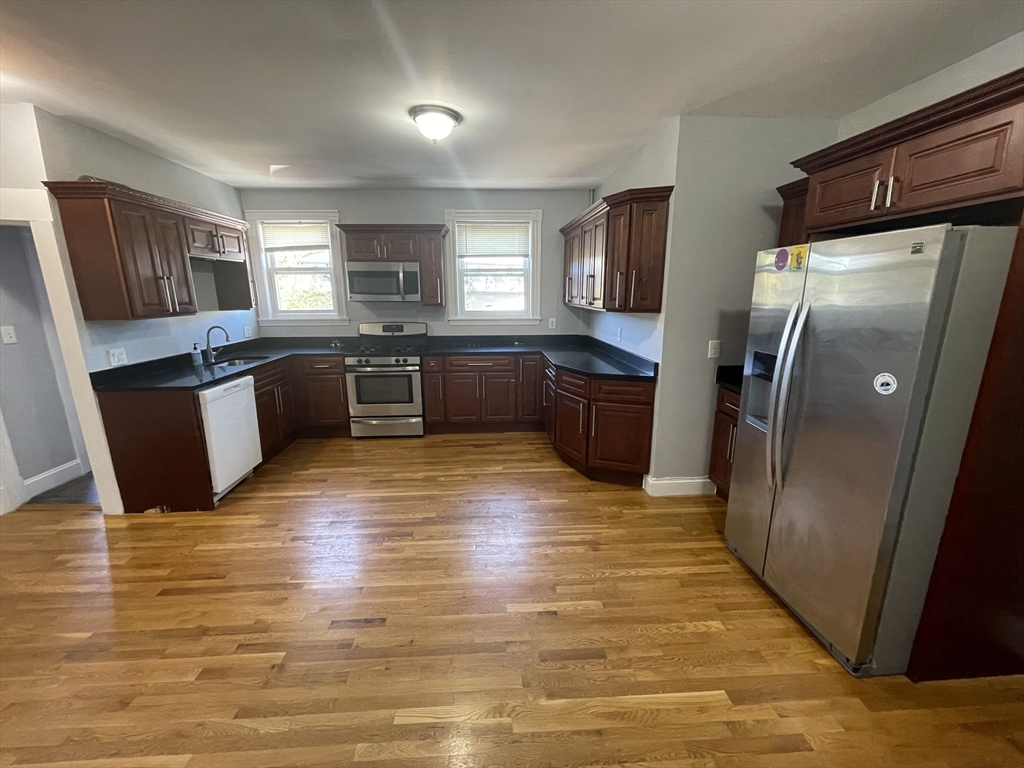 330 Western Ave, Riverside