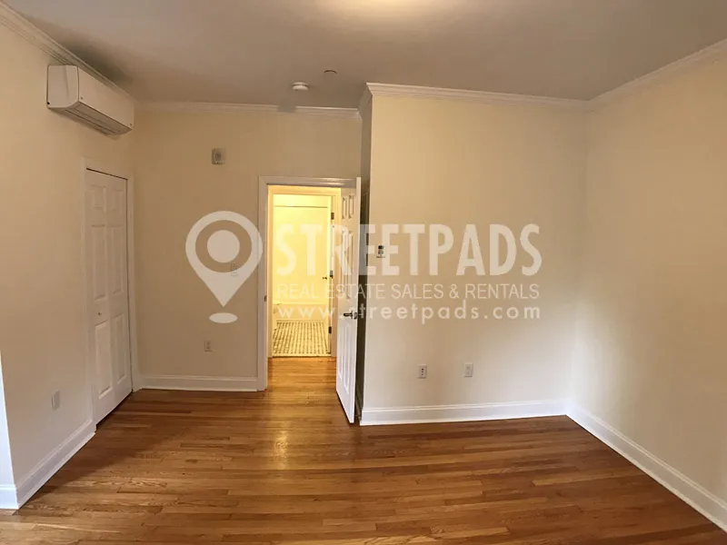 1 Langdon Sq, Neighborhood Nine