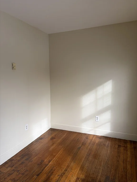 90 Bacon Steet, Waltham