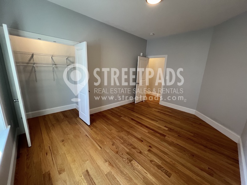 8 Islington St, Allston