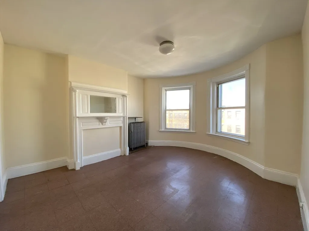 884 Huntington Ave, Mission Hill