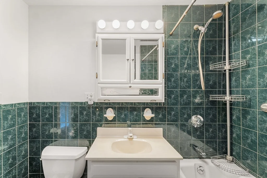 95 Harris St, Revere