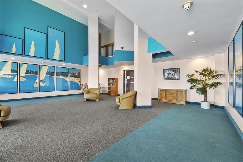 750 Davol St, Fall River