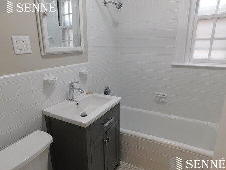 1572 Massachusetts Ave, Neighborhood Nine