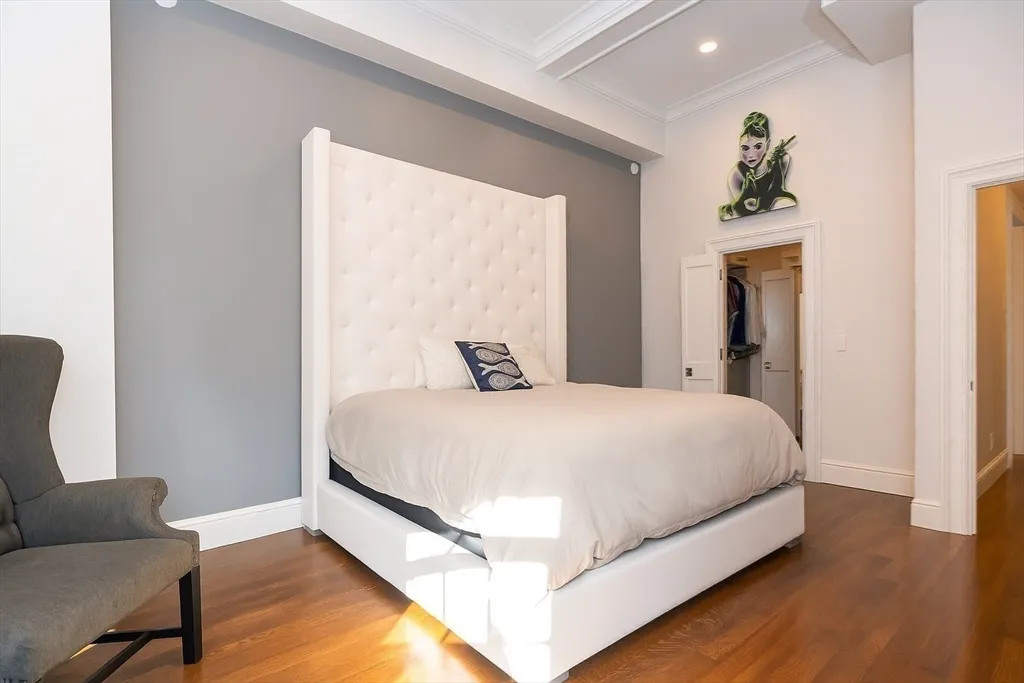 288 Commonwealth Ave, Back Bay