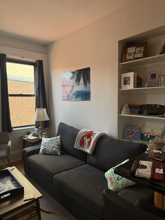 75 Burbank St, Fenway