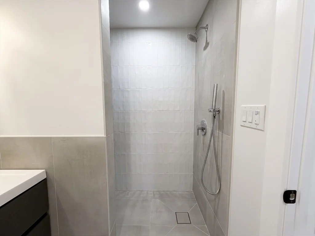 10 Pearl, West Everett