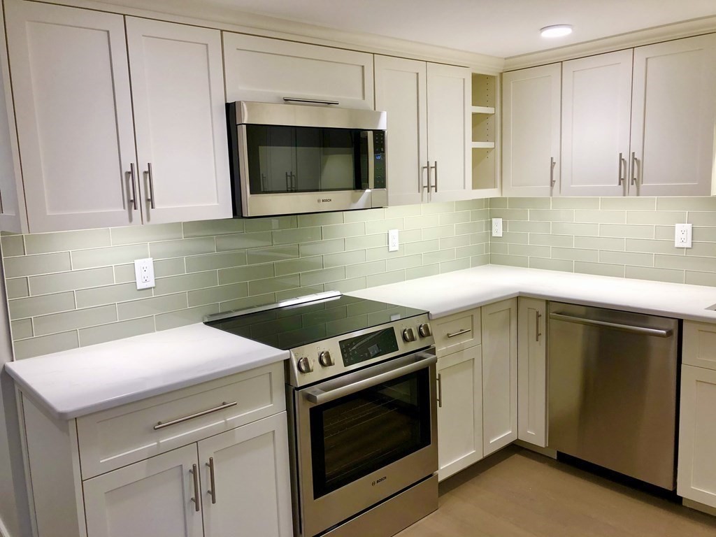 73 Chestnut St, Weston