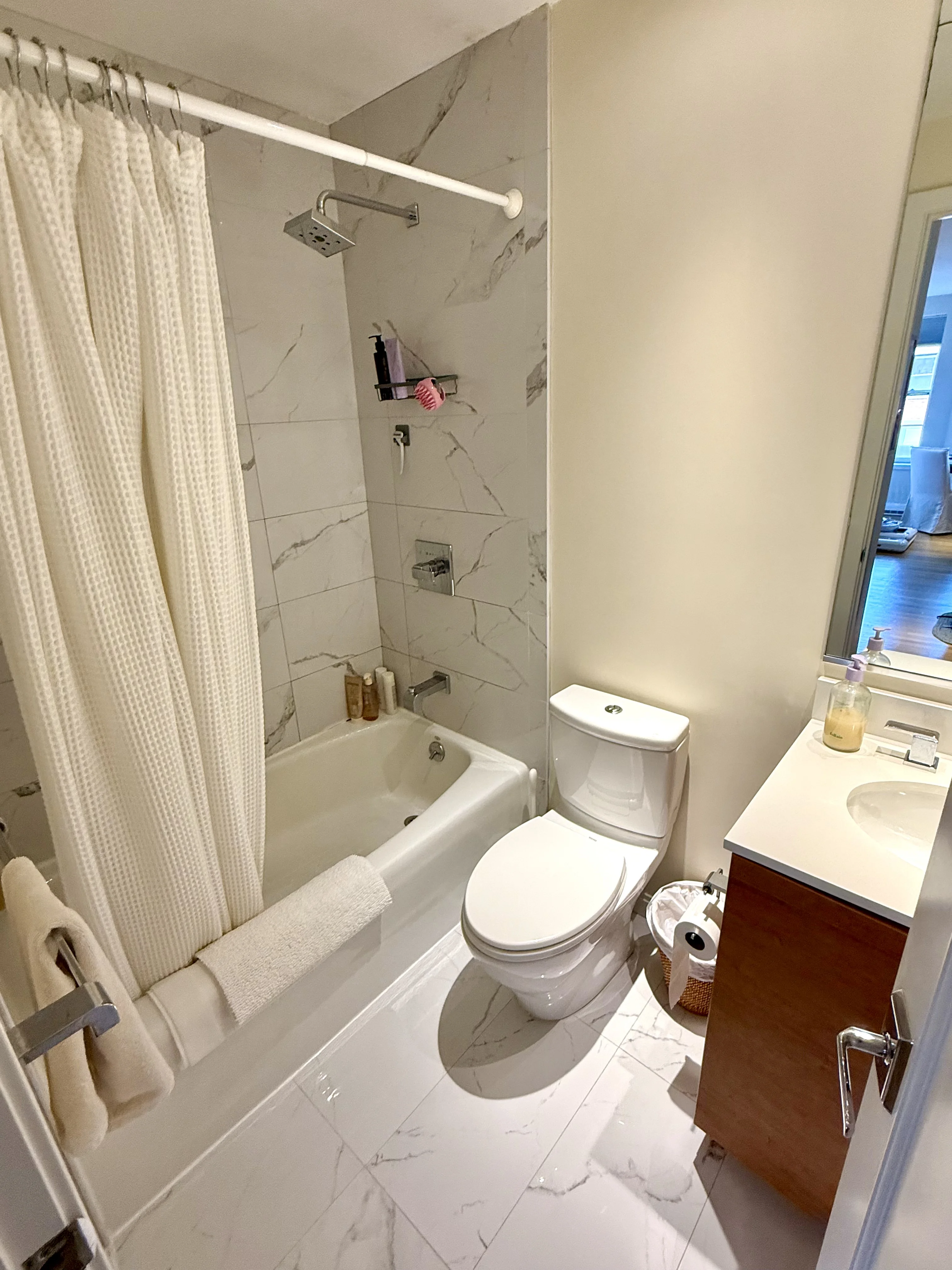 209 Newbury St, Back Bay