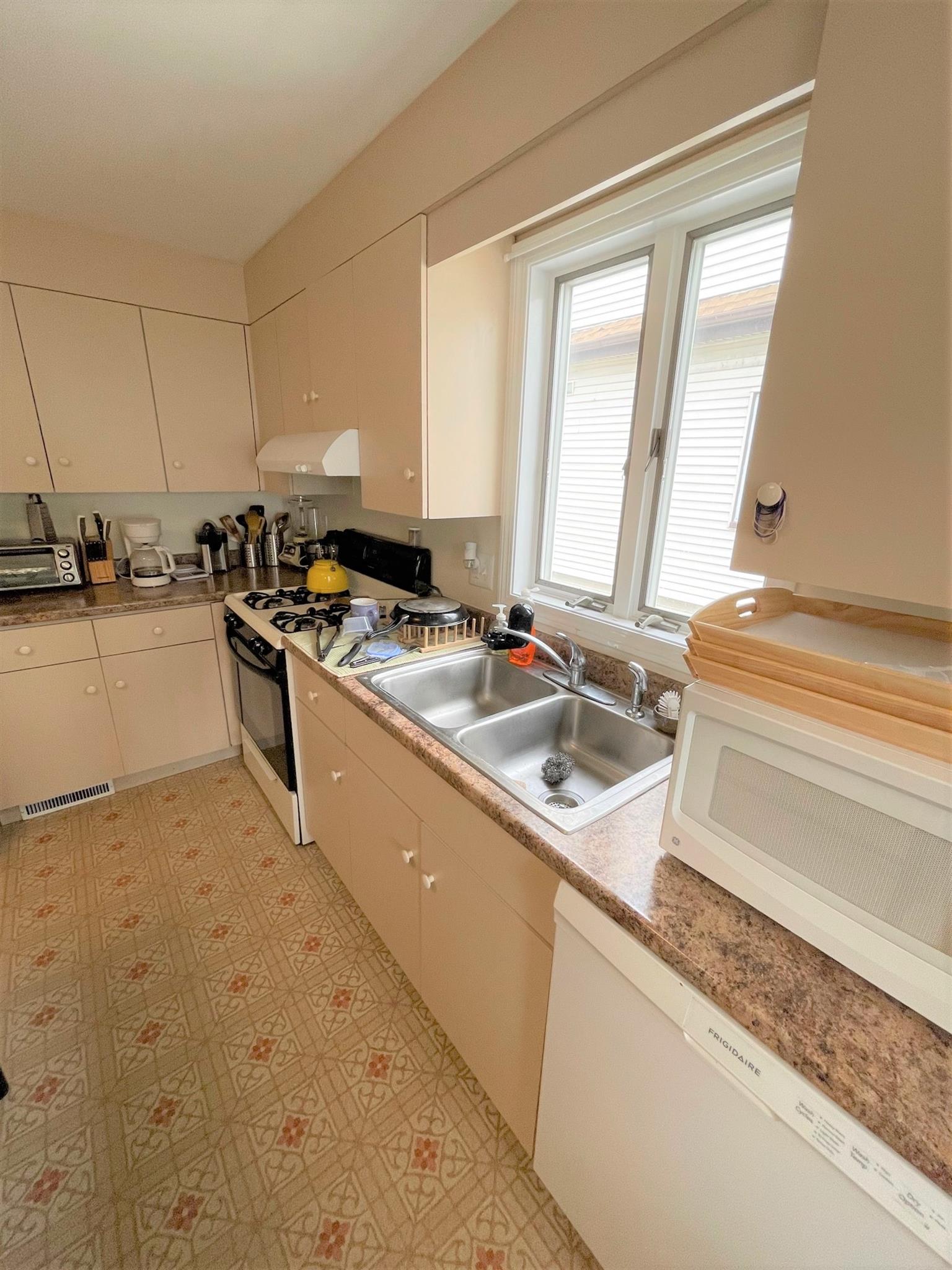 32 Pearson Rd, Powder House Square