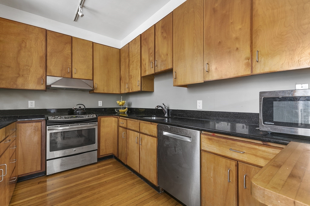 1760 Beacon St, Brookline