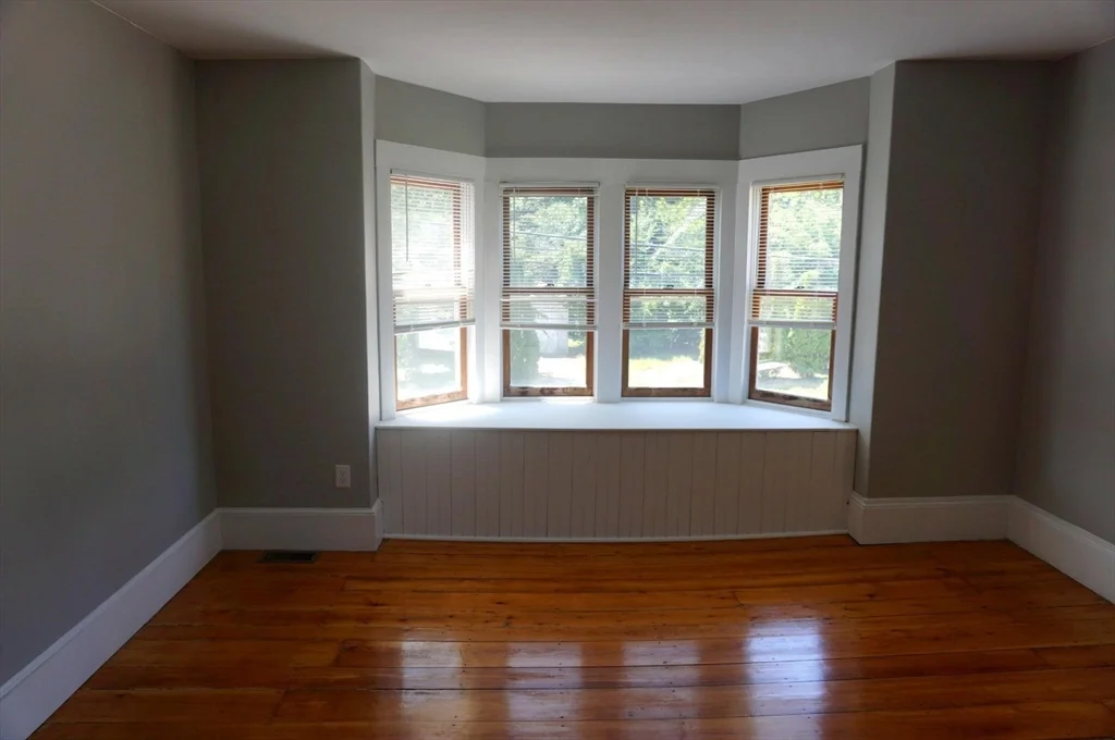 67 Mill St, Pepperell