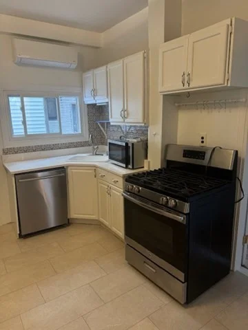 186 Emerson St, South Boston