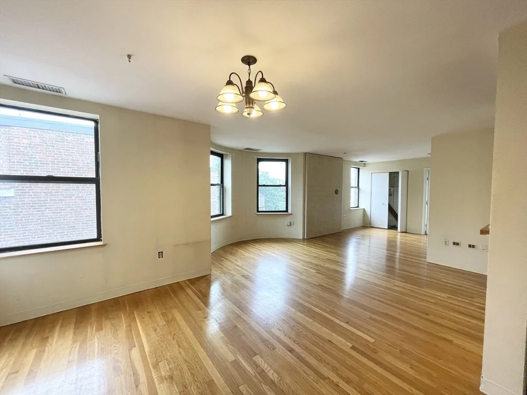 108 Gainsborough, Fenway