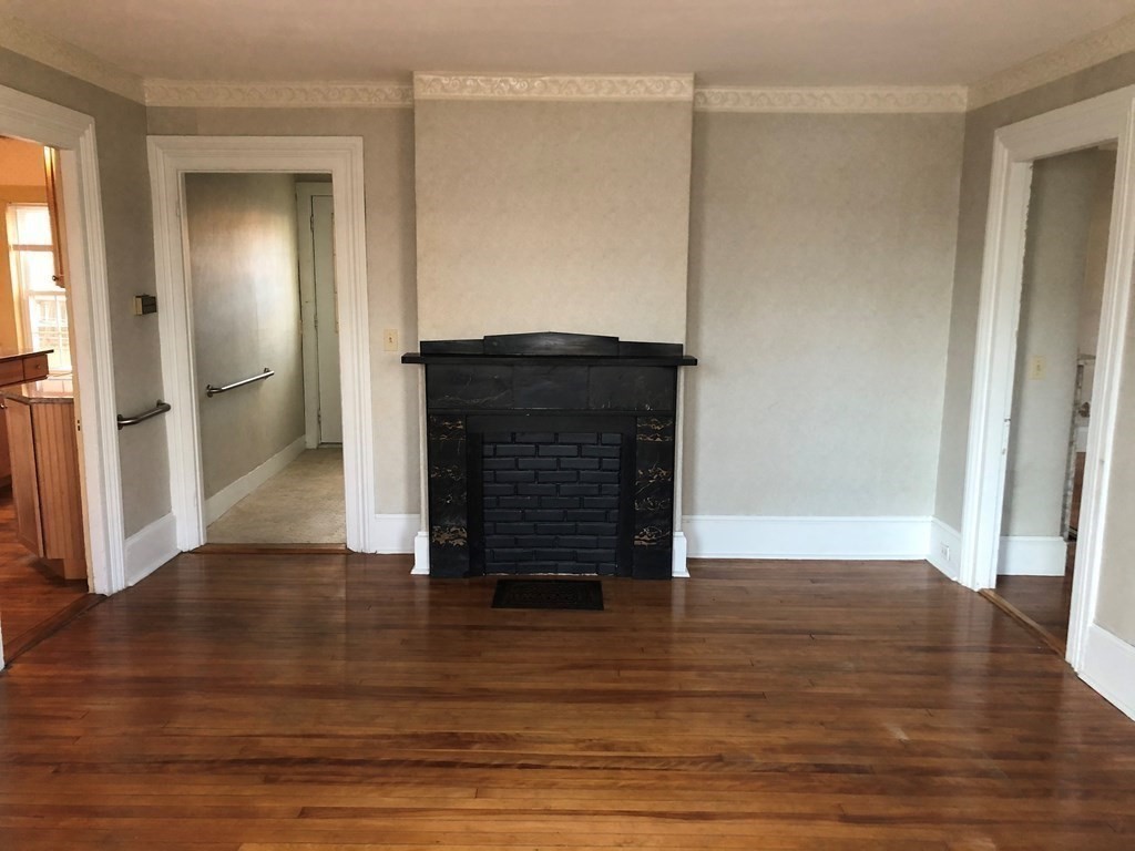 44 Hayden Rowe, Hopkinton