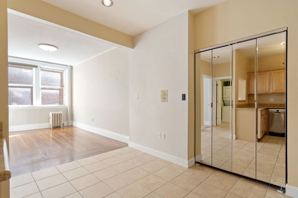 282 Newbury St, Back Bay