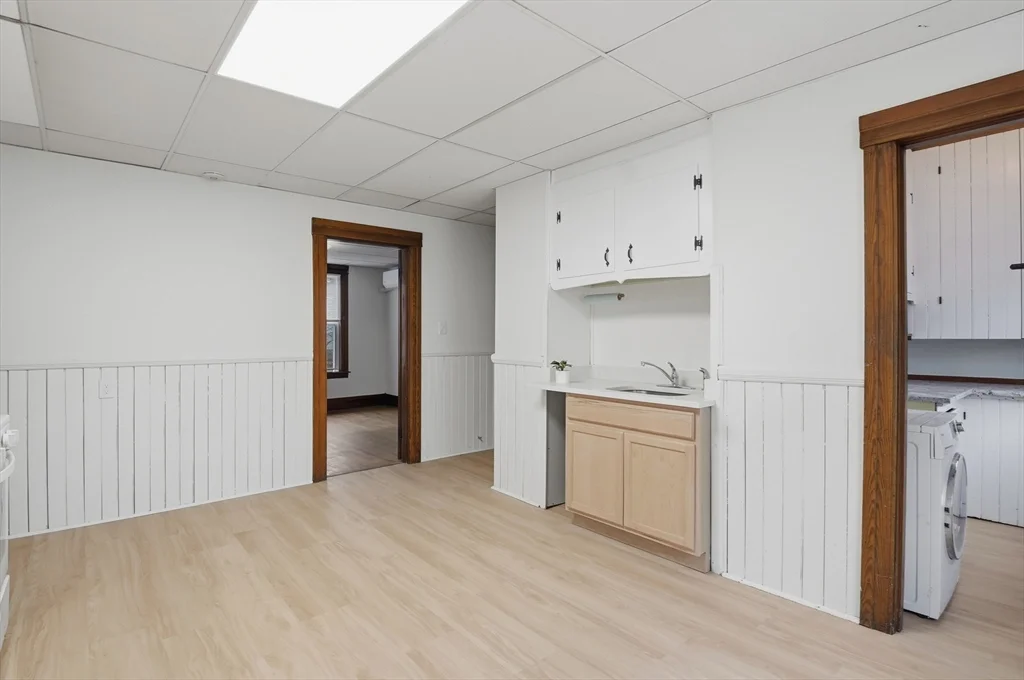 34 King Philip Rd, Worcester