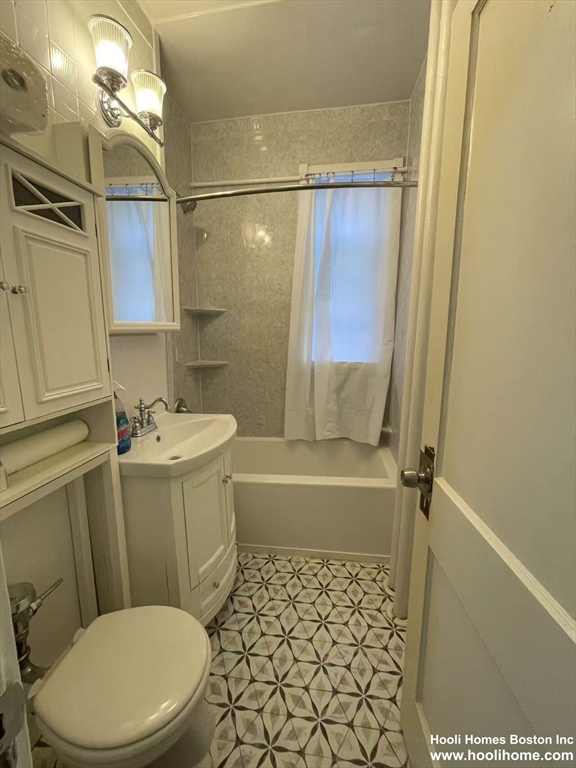 153 Strathmore Rd, Brighton