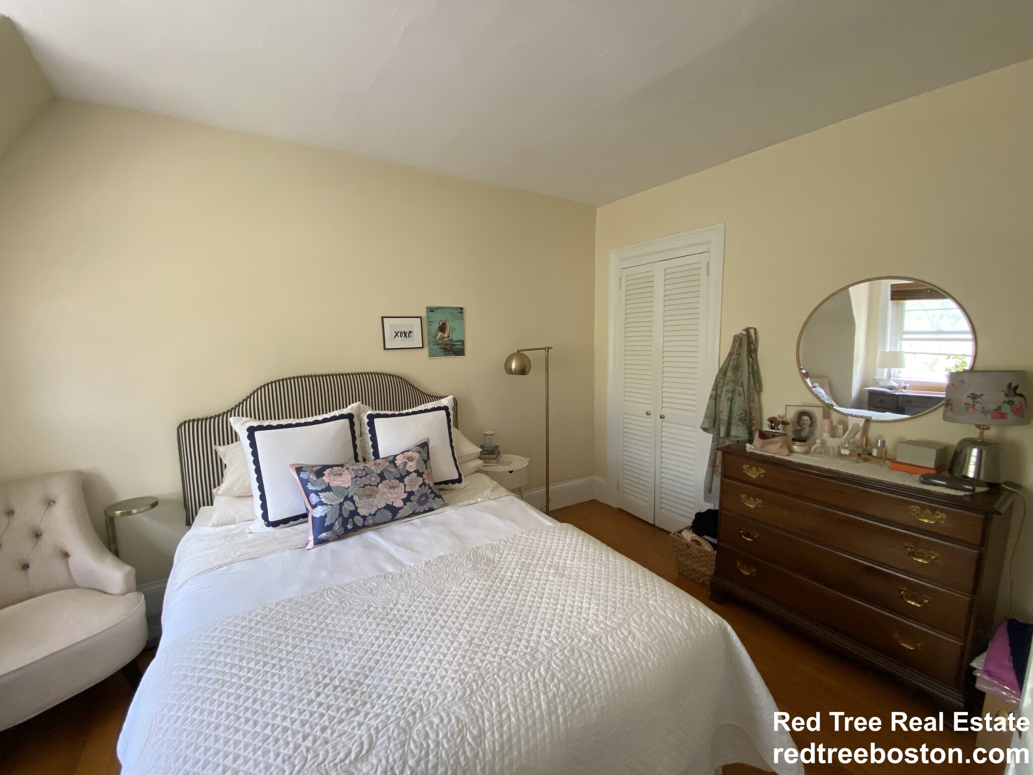 1748 Beacon St, Brookline