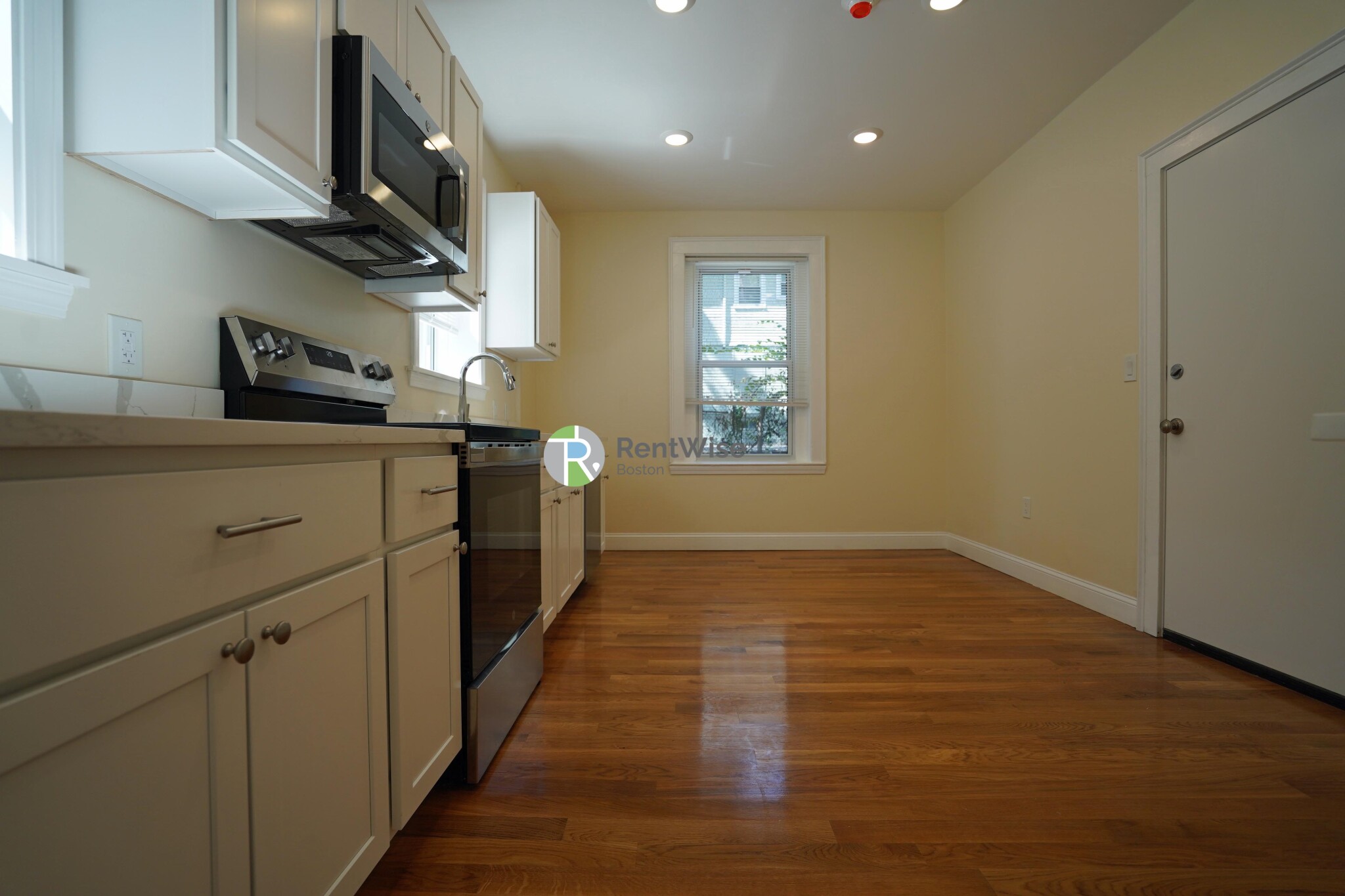 10 Beals St, North Brookline