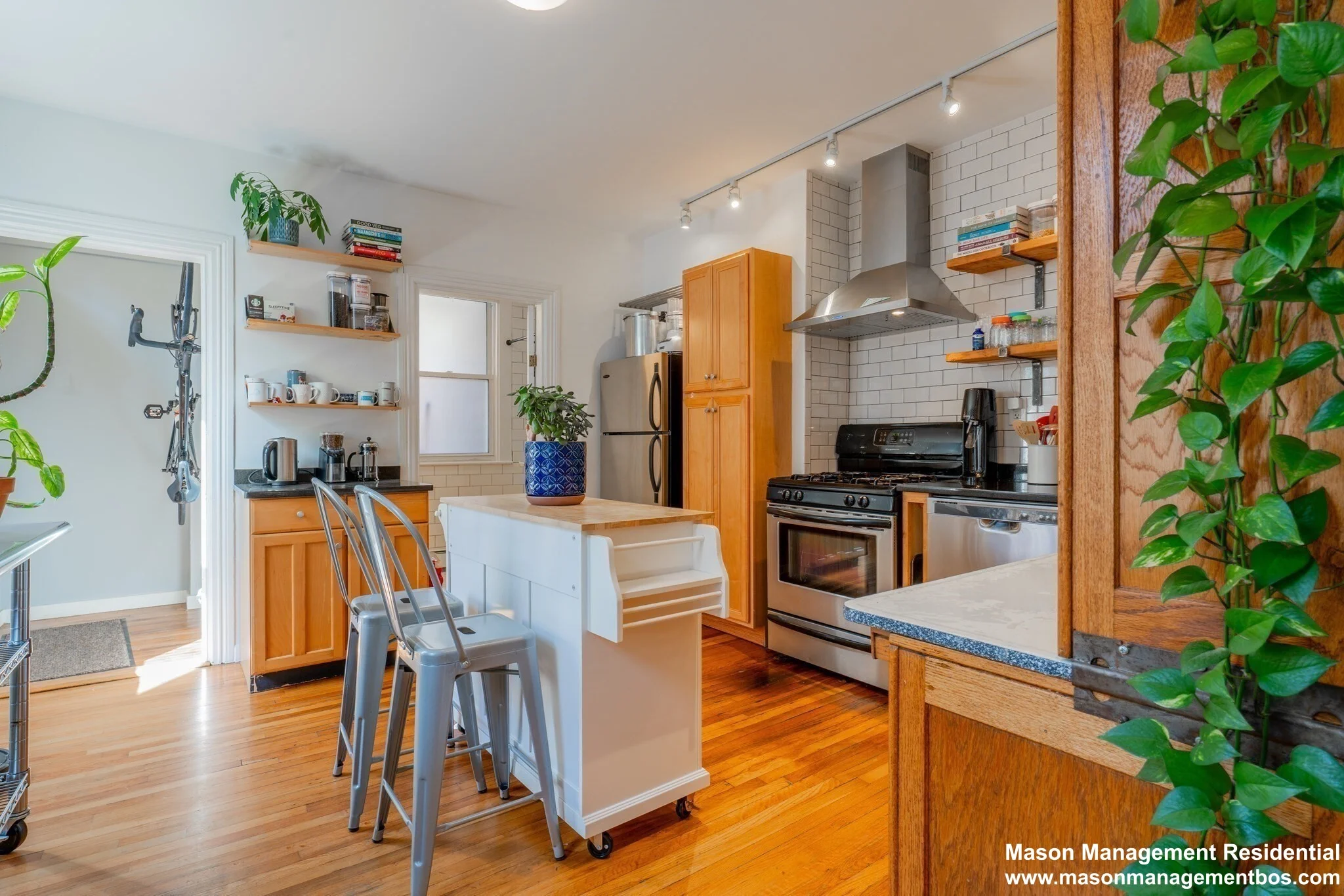 77 Columbus Ave, Prospect Hill